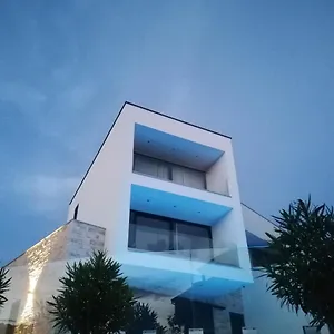villa-novamarin.hotelinzadar.com/